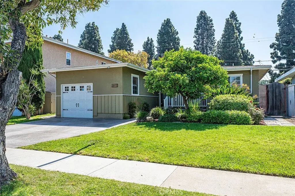 6128 E Conant, Long Beach
