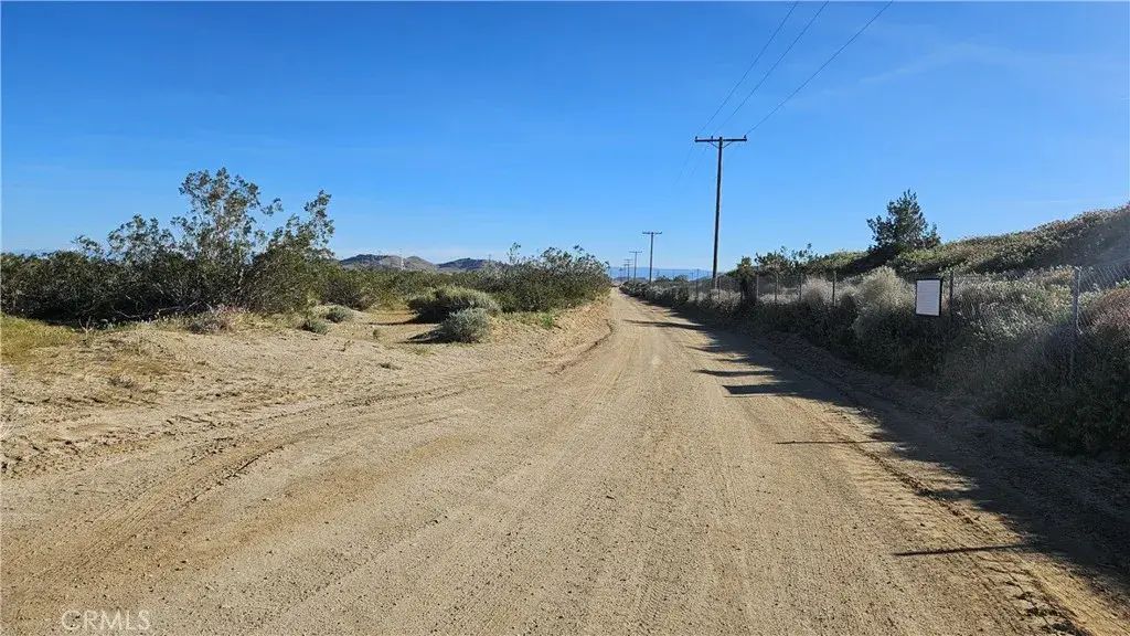 70th St West, Rosamond