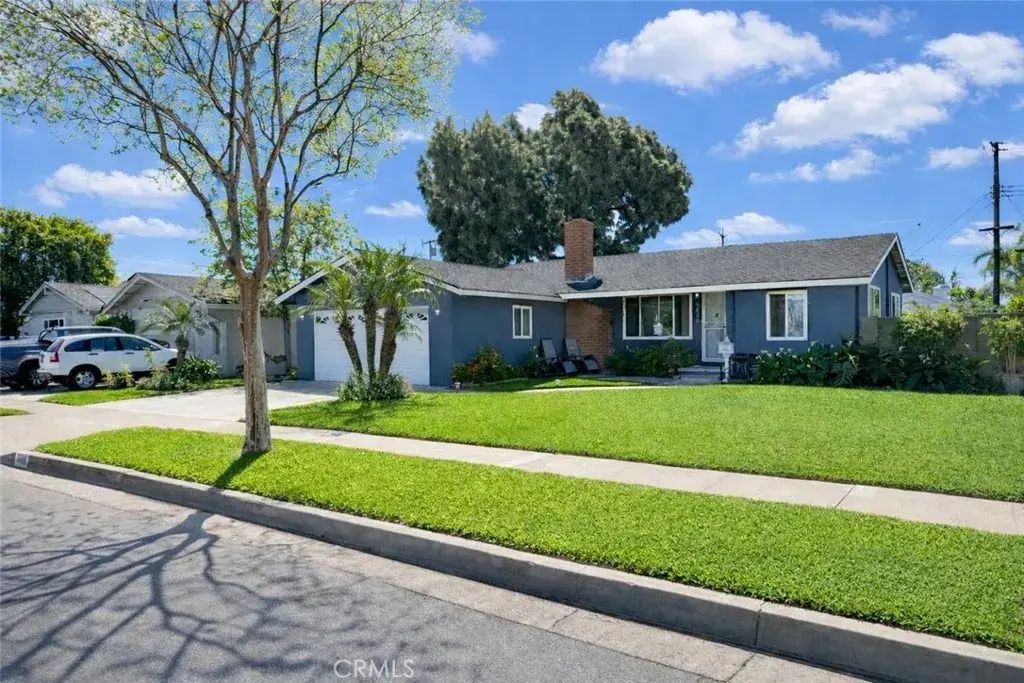 5686 Panama, Buena Park