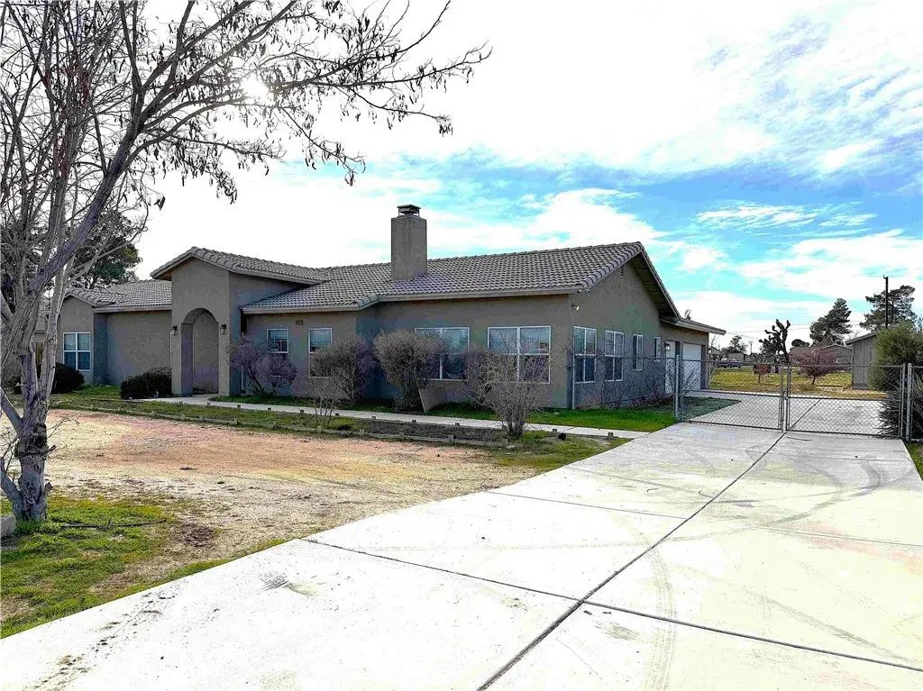 14470 Navajo, Apple Valley