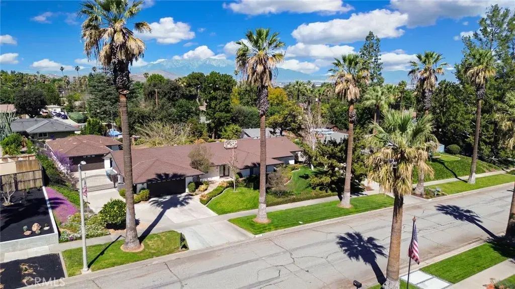 5531 Cornwall Avenue, Riverside