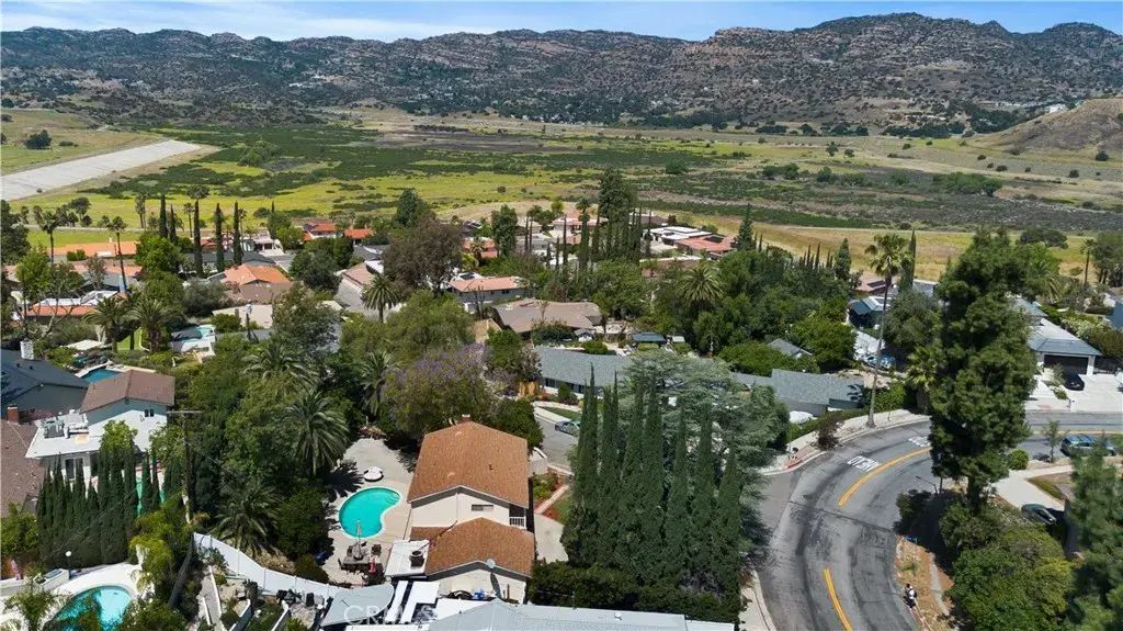 8721 Farralone, West Hills