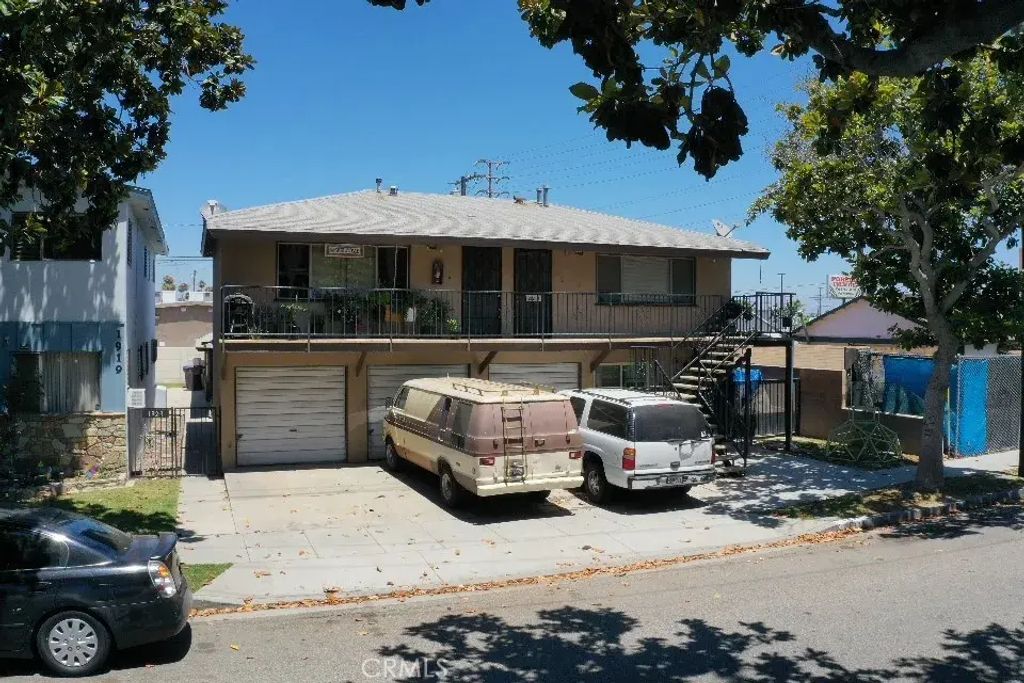 1921 E Washington, Long Beach