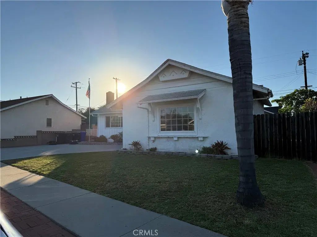 10963 Canelo, Whittier
