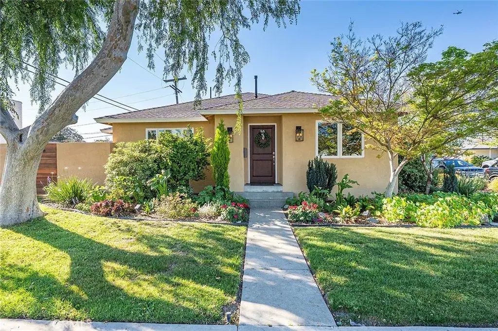 6200 E Fairbrook, Long Beach