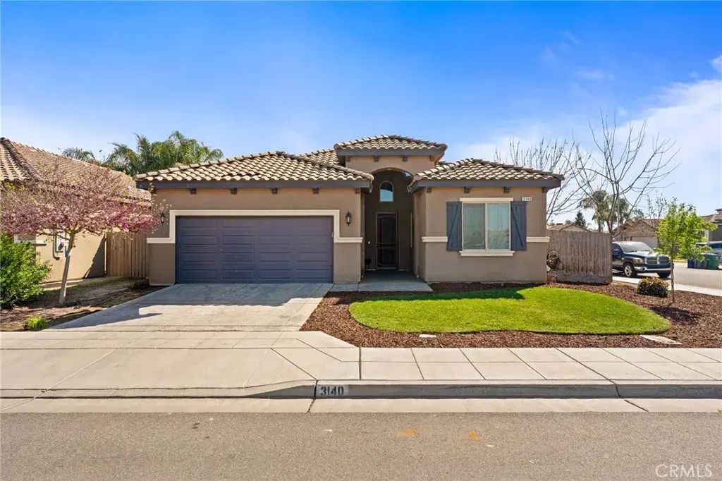 3140 Capistrano, Madera