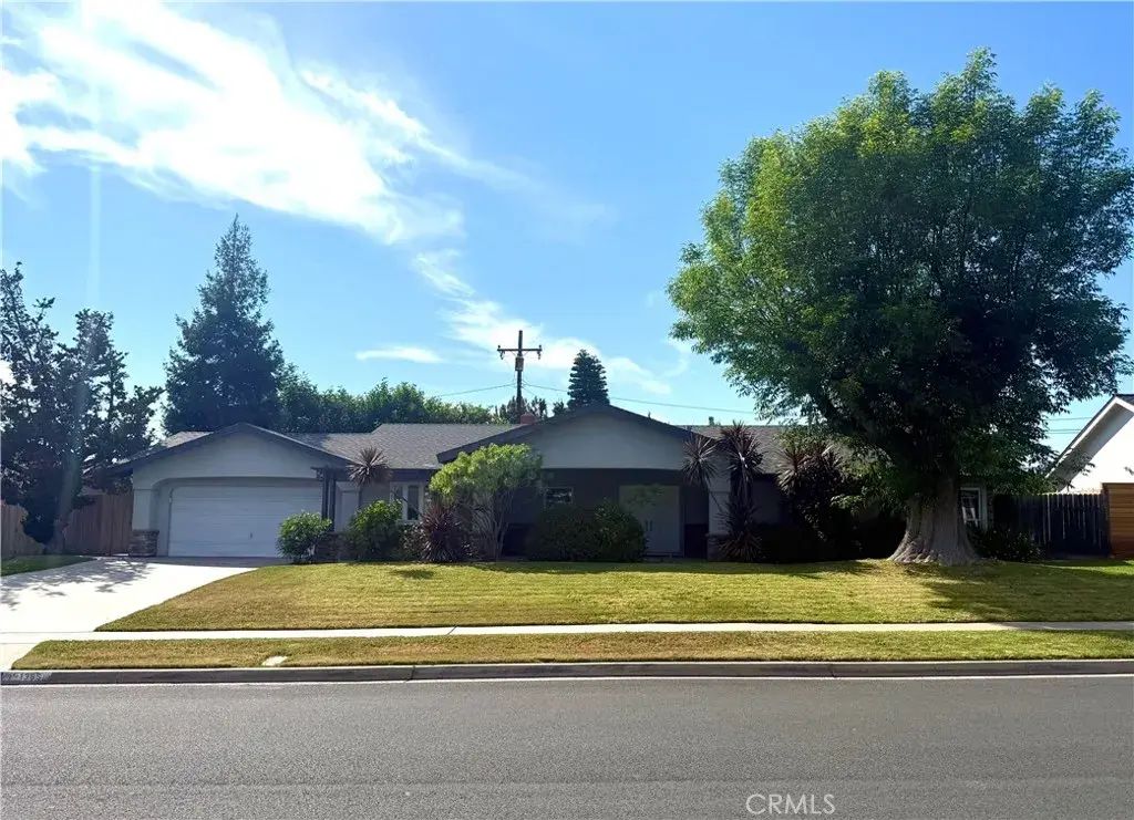 13851 Gimbert, North Tustin