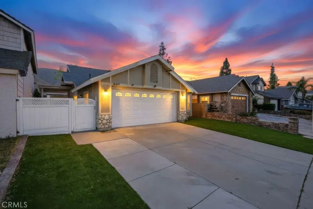 14477 El Contento, Fontana