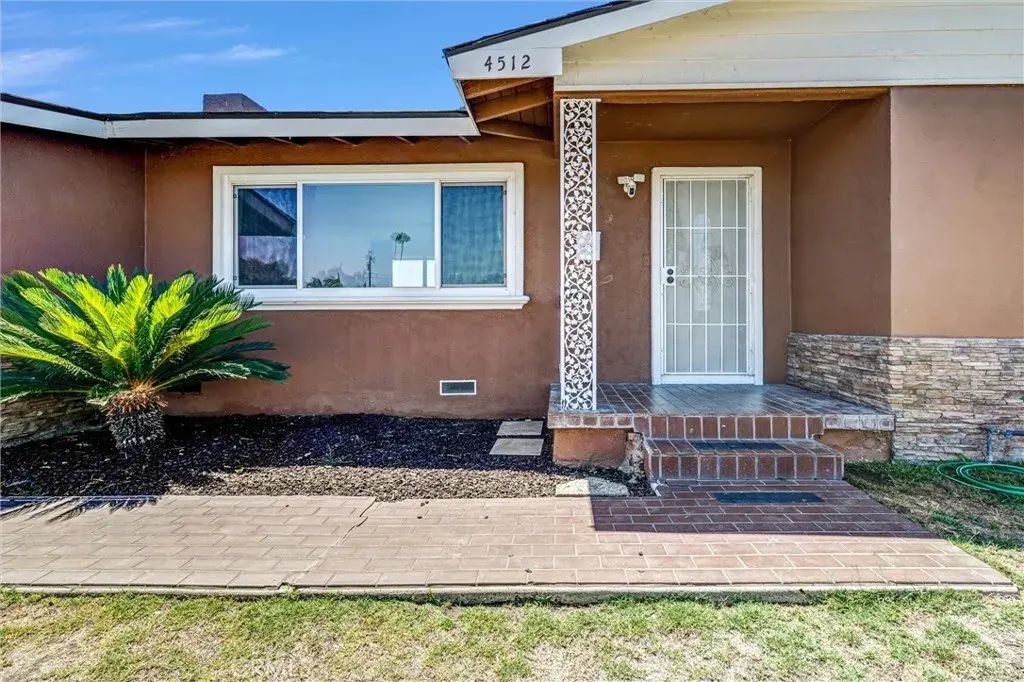 4512 W Sirius, Orange
