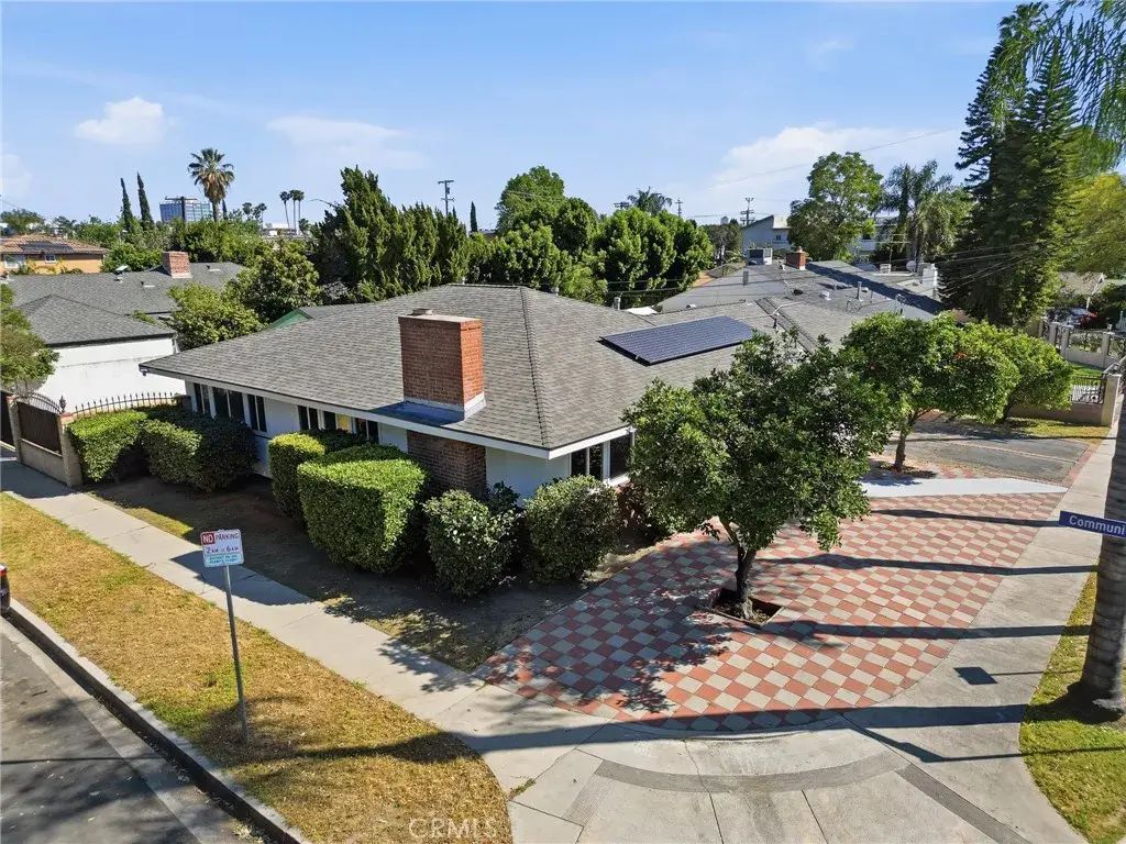 8344 Saloma, Panorama City