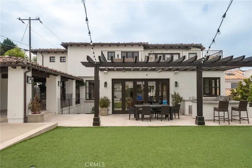 901 Pacific Avenue, Manhattan Beach