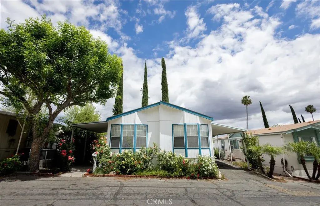 29021 Bouquet Canyon 334, Saugus