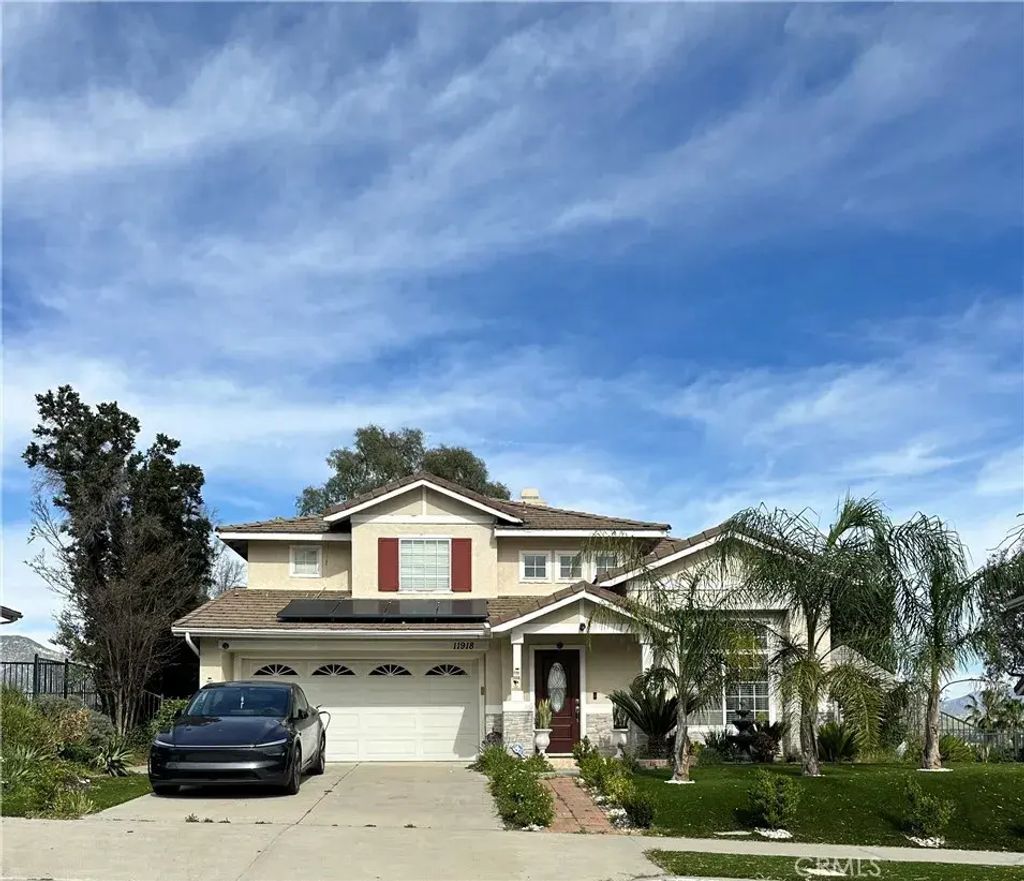 11918 Edgecliff, Sylmar