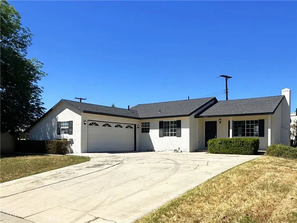 8705 Pembroke Avenue, Riverside