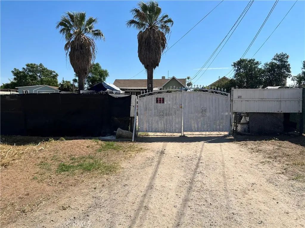 9206 Limonite, Jurupa Valley