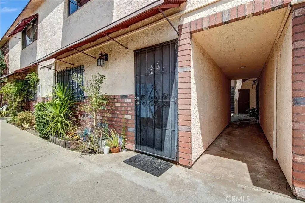 7904 Laurel Canyon 12, North Hollywood