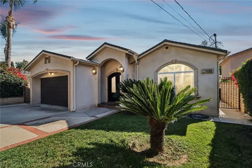 13816 Bessemer Street, Van Nuys