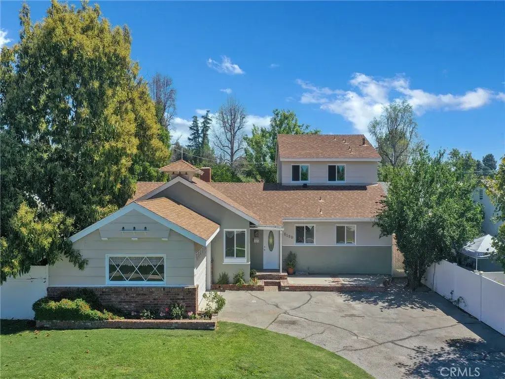 8150 Kelvin Avenue, Winnetka