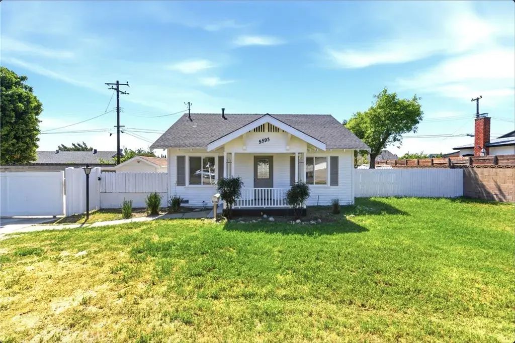 5593 San Jose, Montclair