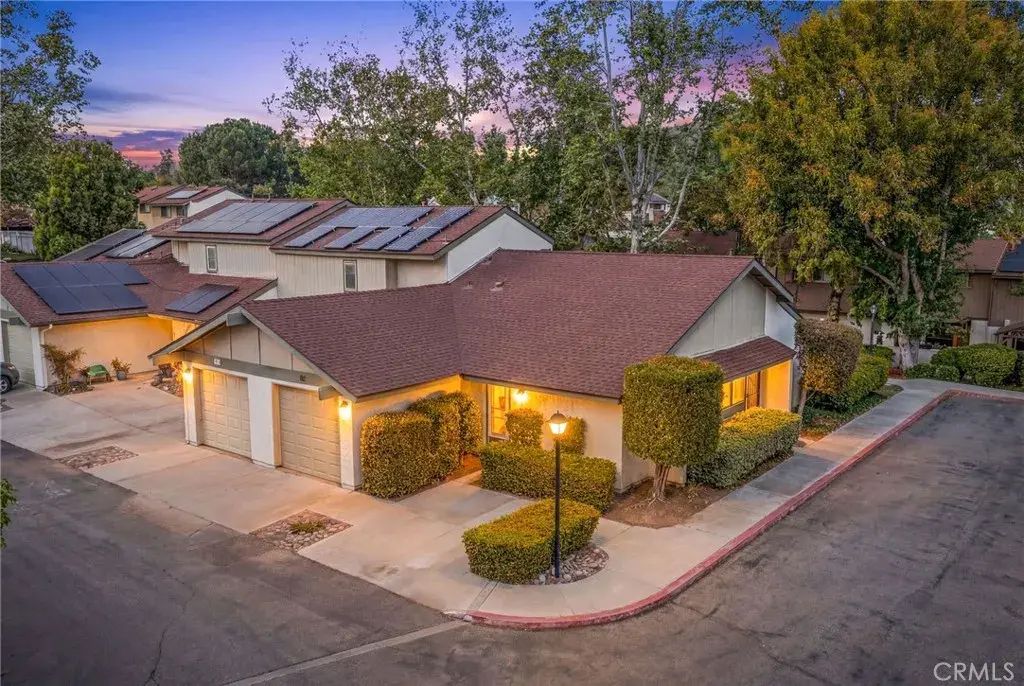 381 Roundtree Glen, Escondido