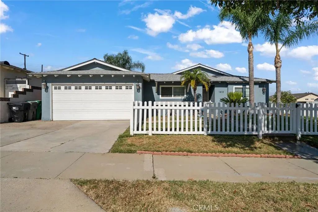 1410 Avenida Del, Corona