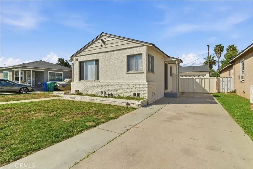127 W Zane Street, Long Beach