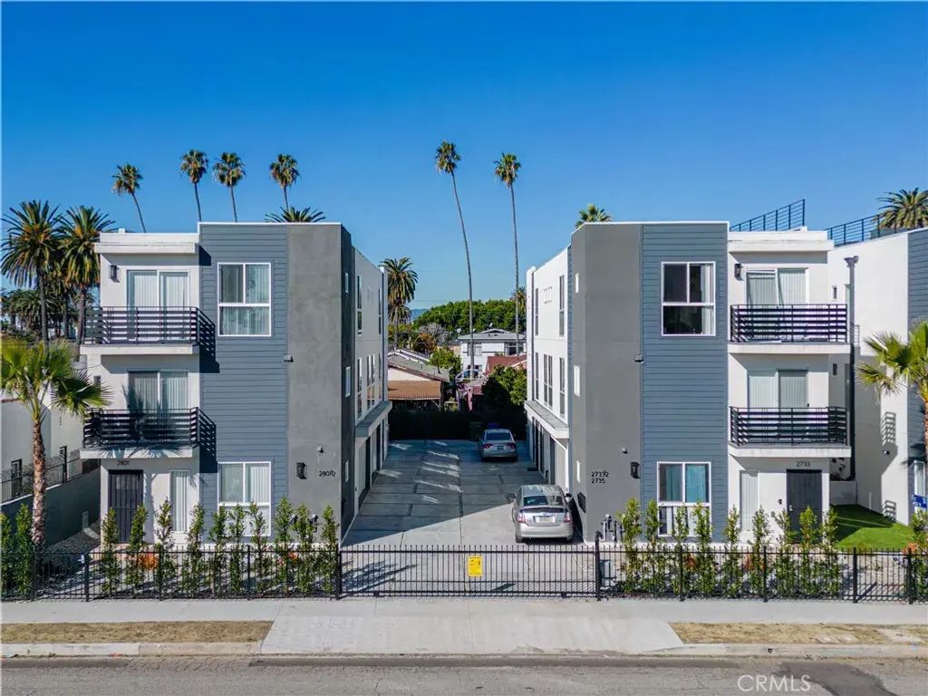 2733 S La Brea Avenue 1/2, Los Angeles