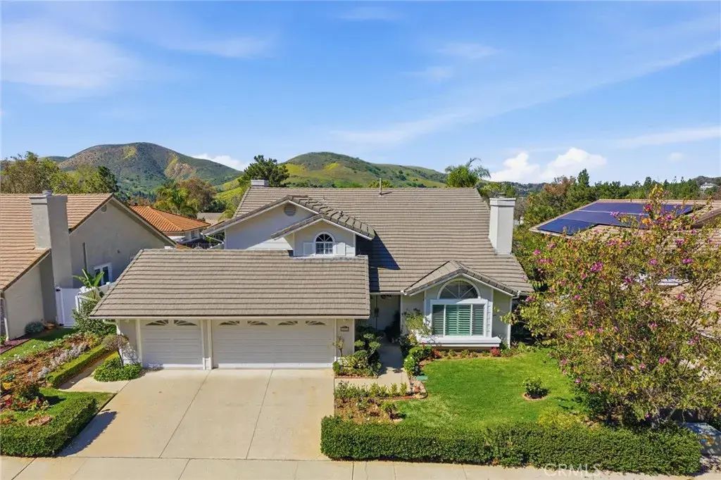777 Covewood Street, Oak Park