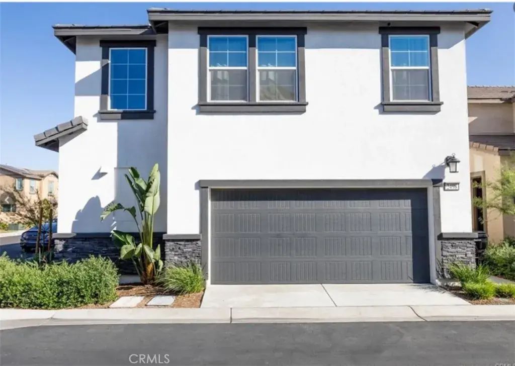 2498 Gunner Ridge, Rialto