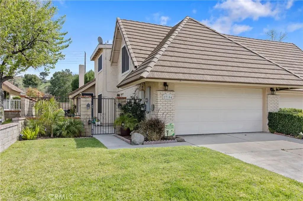 27104 Rio Prado Drive, Valencia