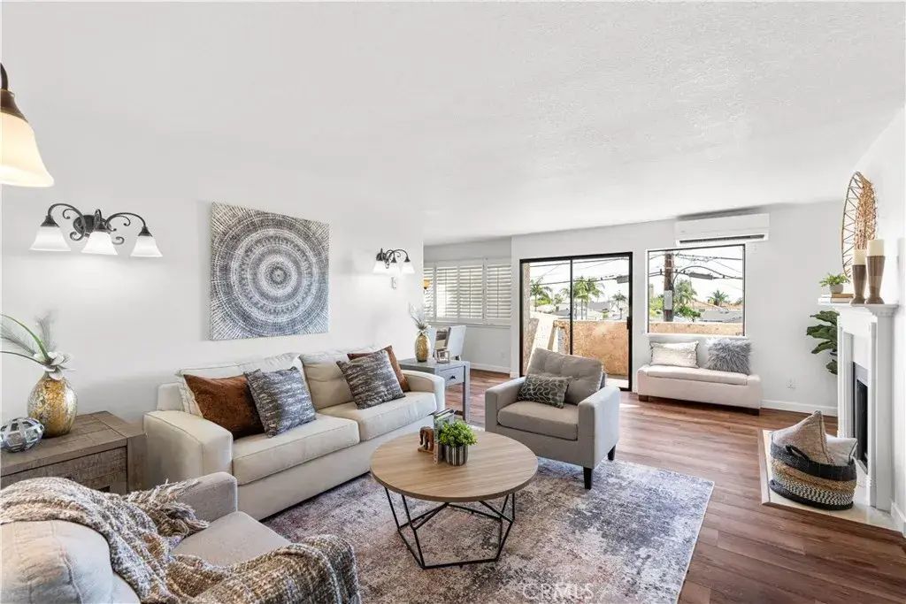 106 N Western 205, San Pedro