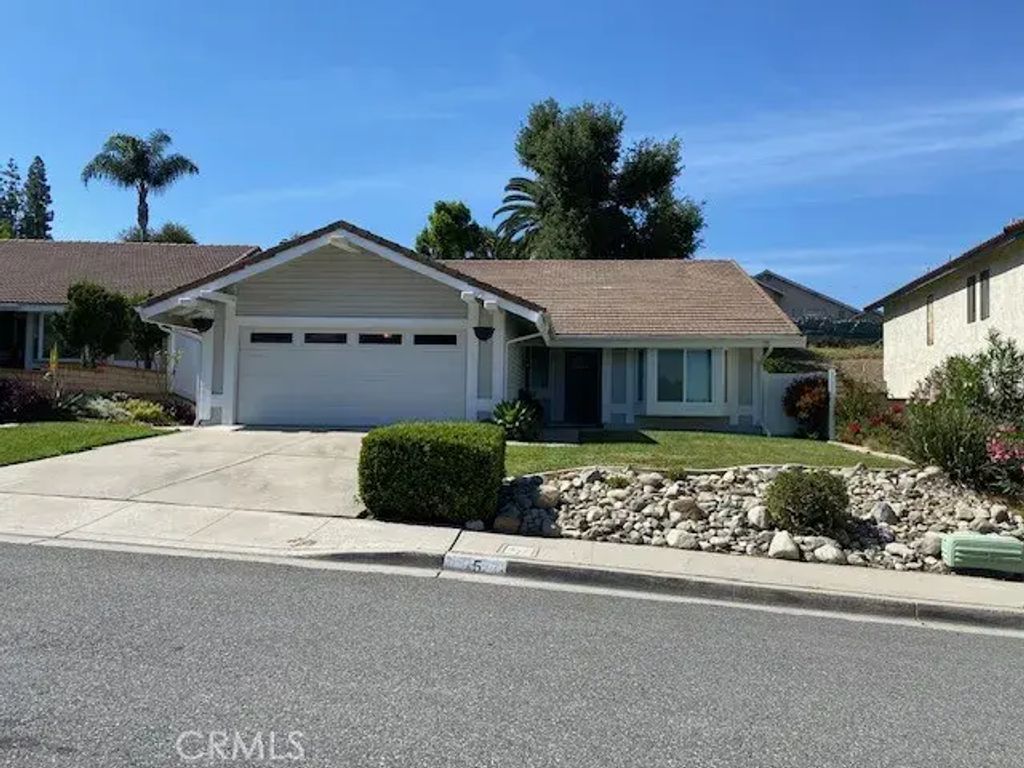 5 Quiet Canyon, Phillips Ranch