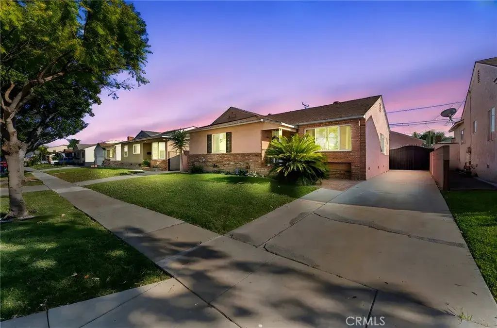2412 Del Amo, Lakewood