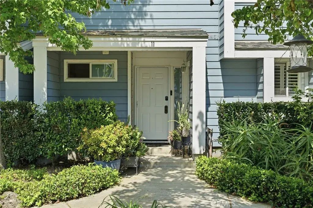 15735 Nordhoff Street 11, North Hills