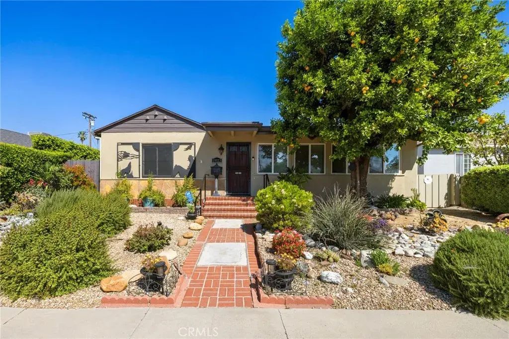 19113 Welby Way, Reseda
