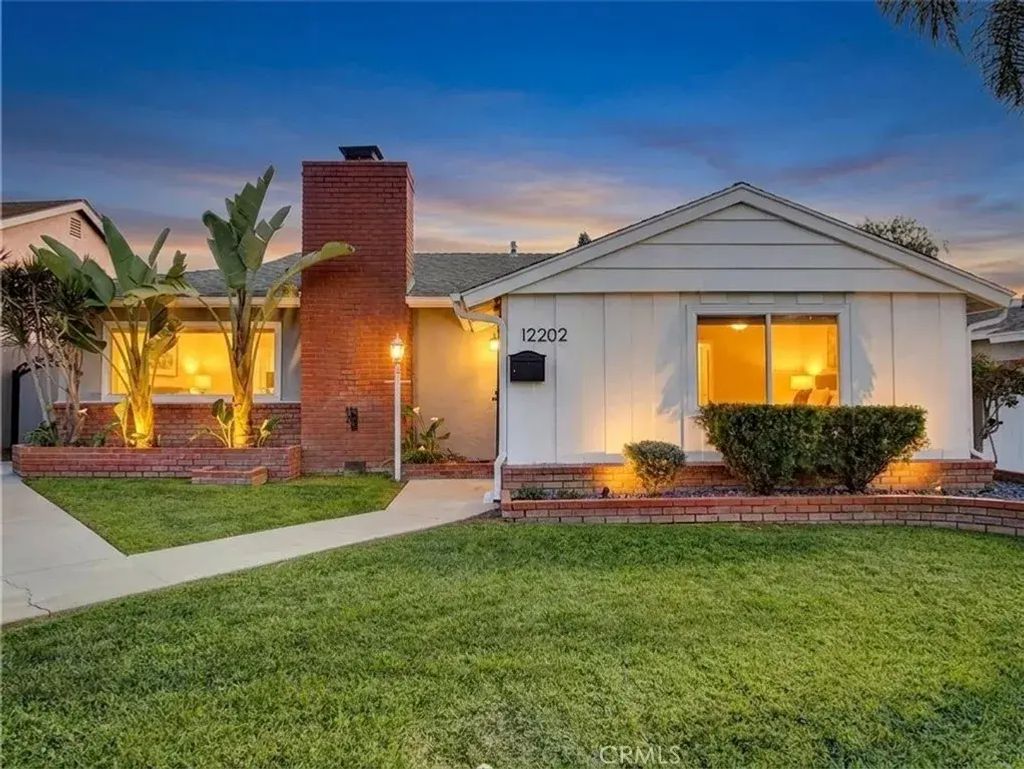12202 Orange Dr, Whittier