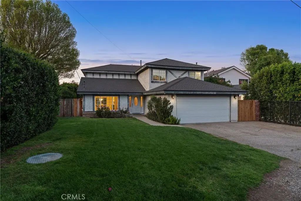 22963 Collins Street, Woodland Hills