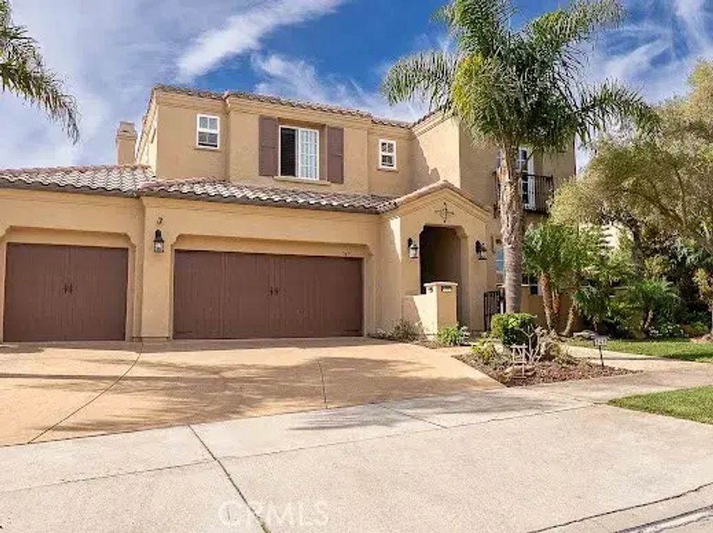549 Palomar, Lompoc