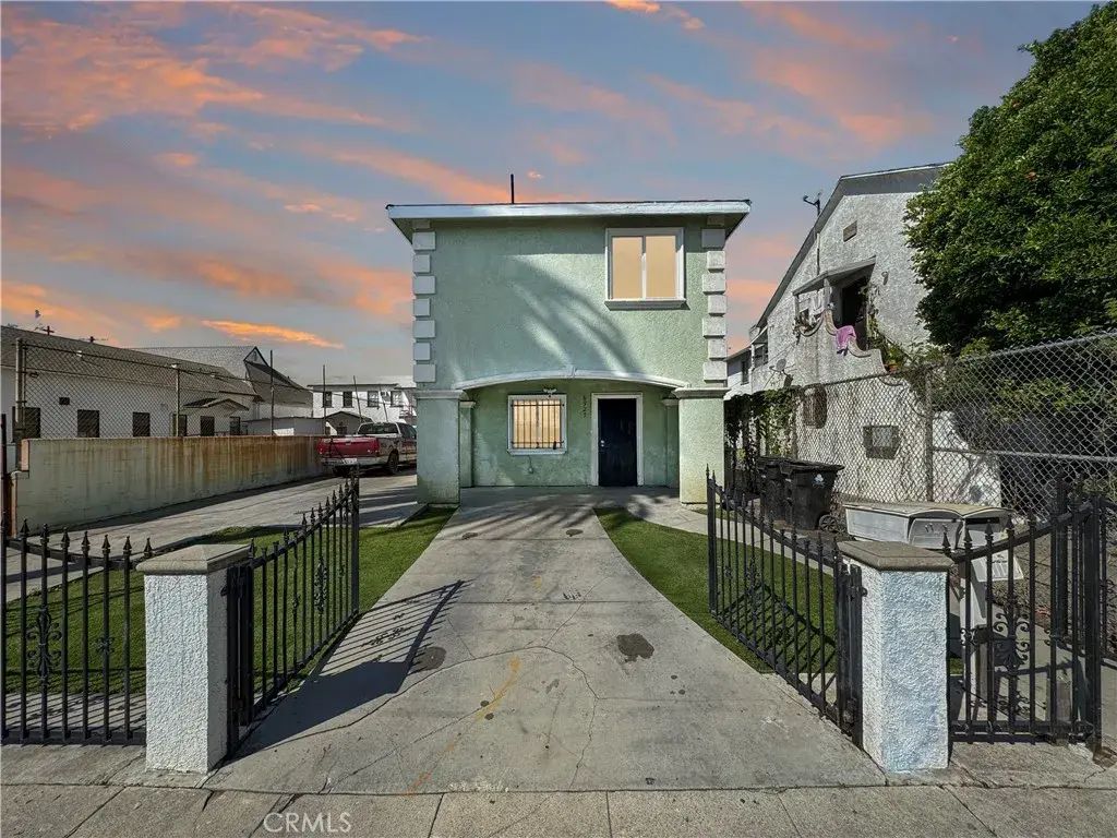6927 Estrella Avenue, Los Angeles