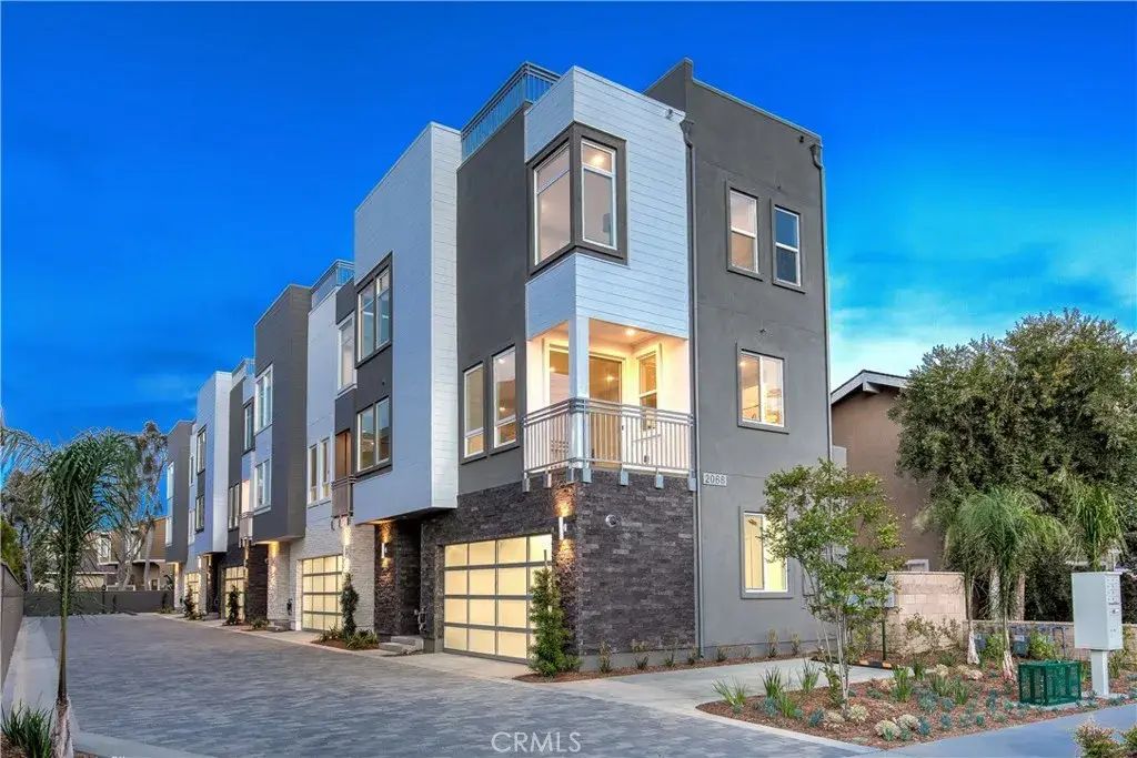 2068 Maple Avenue C, Costa Mesa