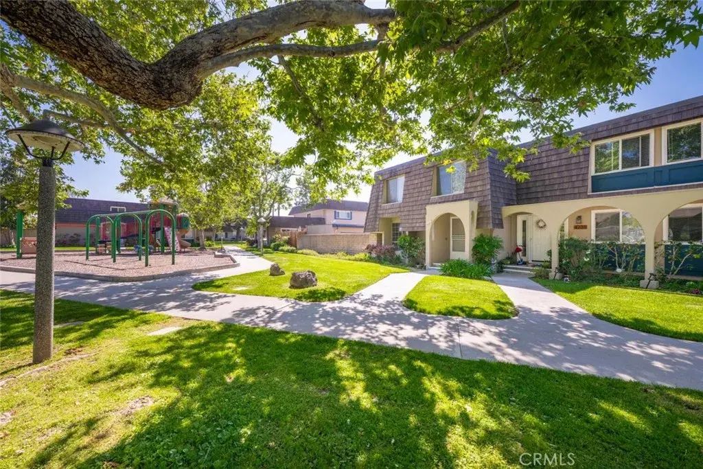 4236 Larwin, Cypress