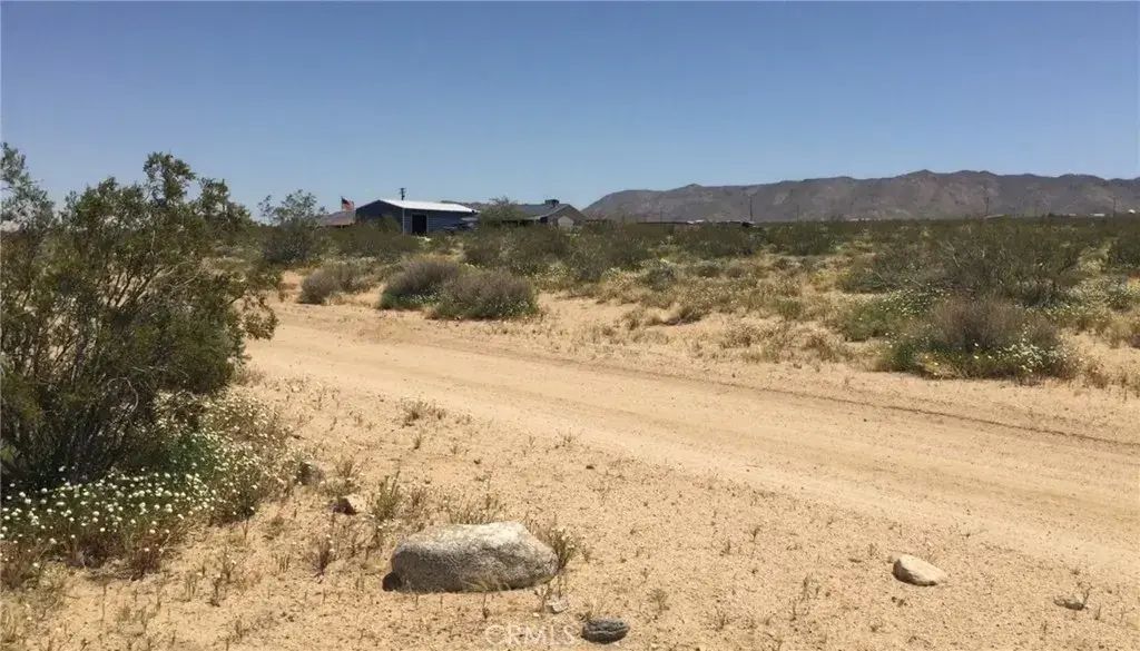 48364 Saddle Rock, Landers