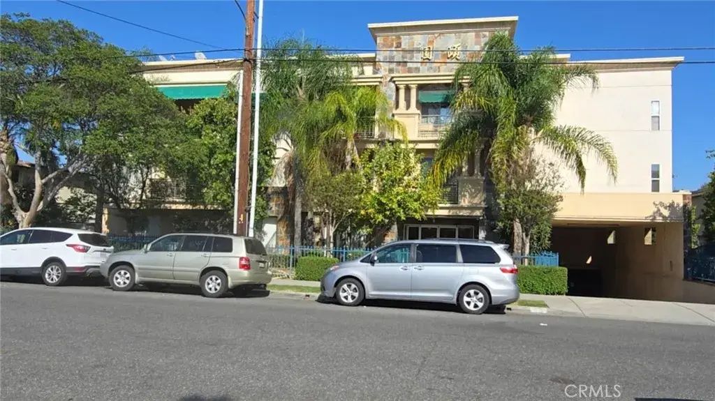 208 N Lincoln 305, Monterey Park