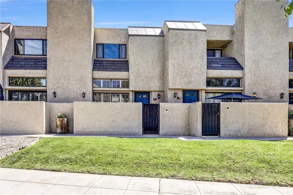 984 W Riverside Drive 9, Burbank