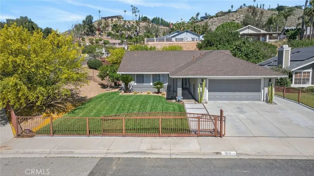 7613 Mountain Shadow, Jurupa Valley