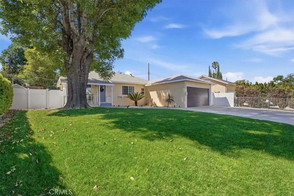 6947 Sunny Brae Avenue, Winnetka