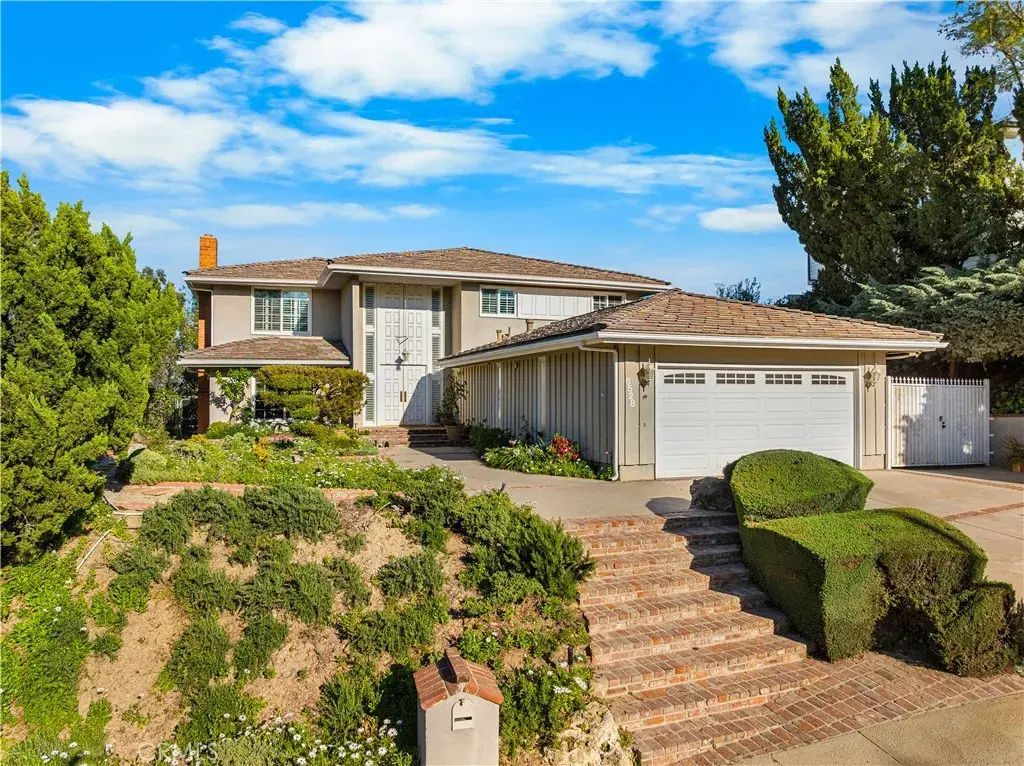 6528 Ellenview Avenue, West Hills