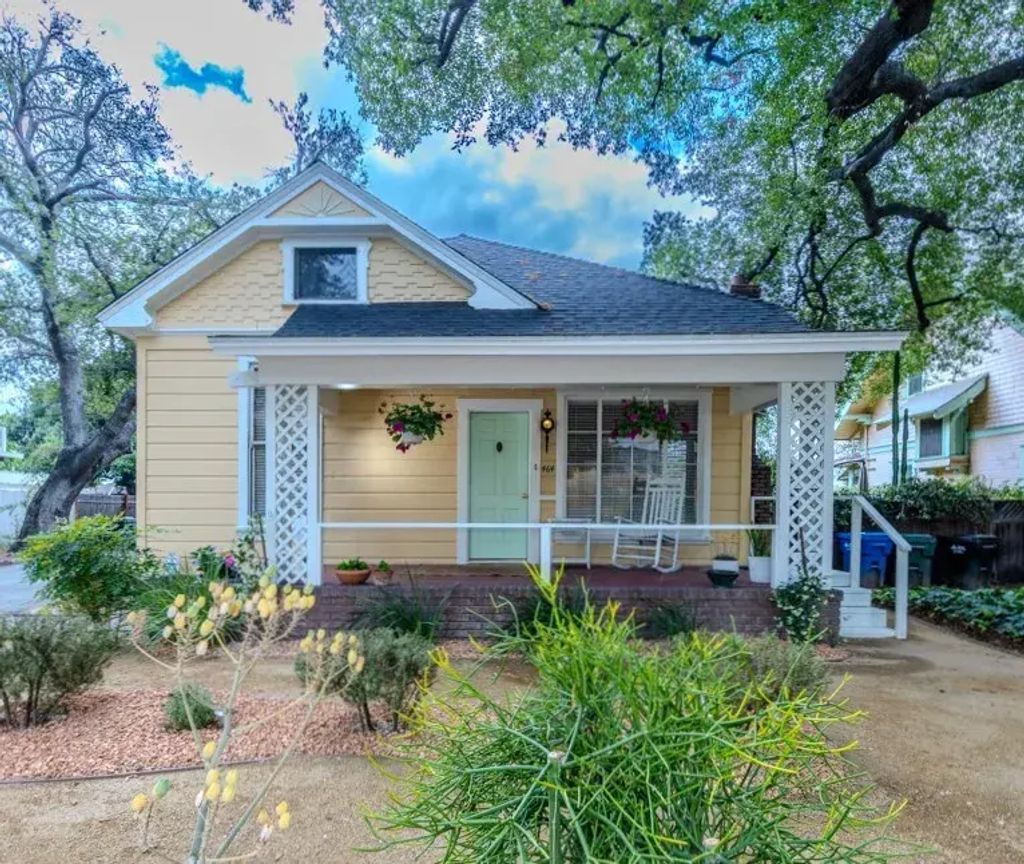 464 Kenoak Pl., Pomona