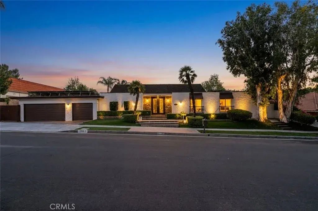 17180 Ballinger Street, Northridge
