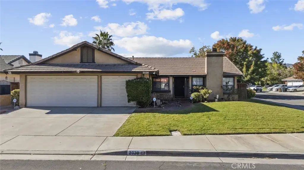 2038 Falcon Avenue, Palmdale